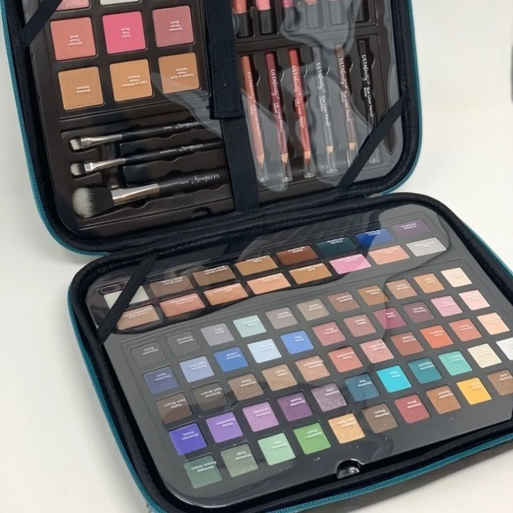 Ulta beauty glamour on the go 95 piece makeup set